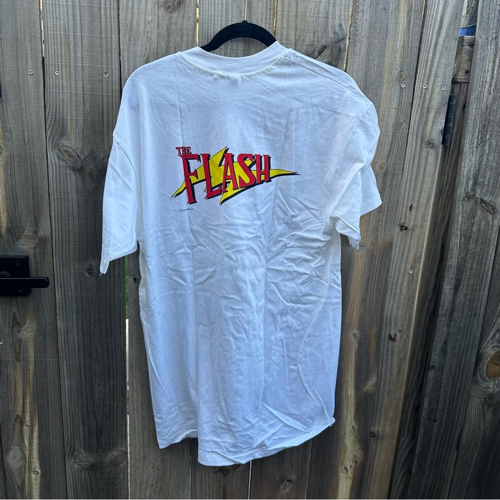 Vintage Hanes White T-Shirt with Red Flash Lightning Bolt Graphic Size XL